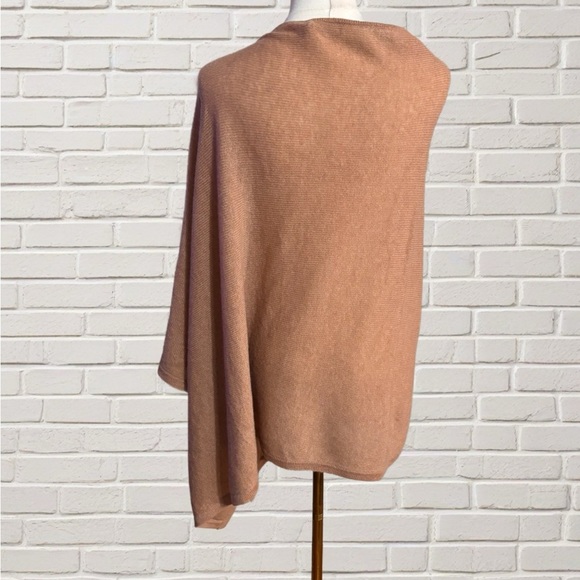 Peter Millar 100% Cashmere Poncho Wrap Texas A&M Logo Camel Tan NWT Luxury Soft - Picture 3 of 9